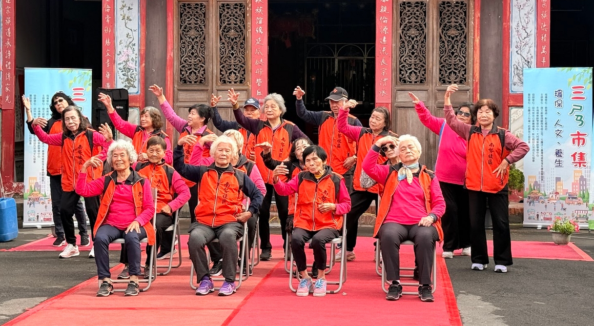 來自大村的長輩們，也準備了一個多月來參與市集