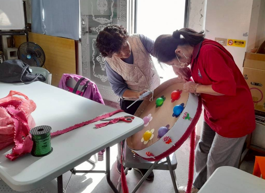 用紙箱圈成一個圓，可以做啥呢？