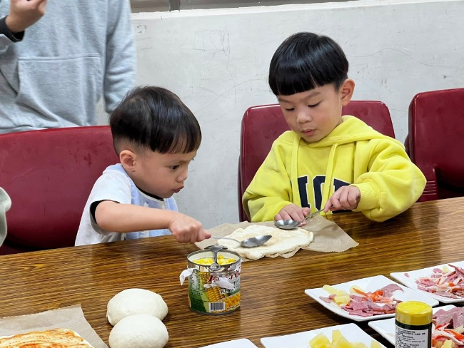 可能是小孩的圖像