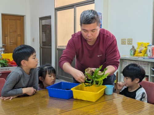 可能是小孩的圖像