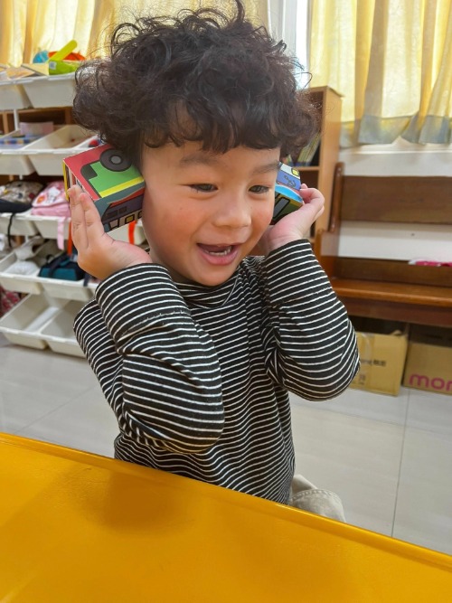 可能是小孩和兒童玩具的圖像