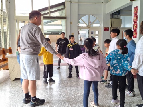 可能是一或多人的圖像