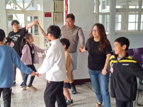 可能是跳舞的圖像