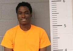 Mugshot of VALDEZ-LARK, VALESEO SUNTAVIOUS