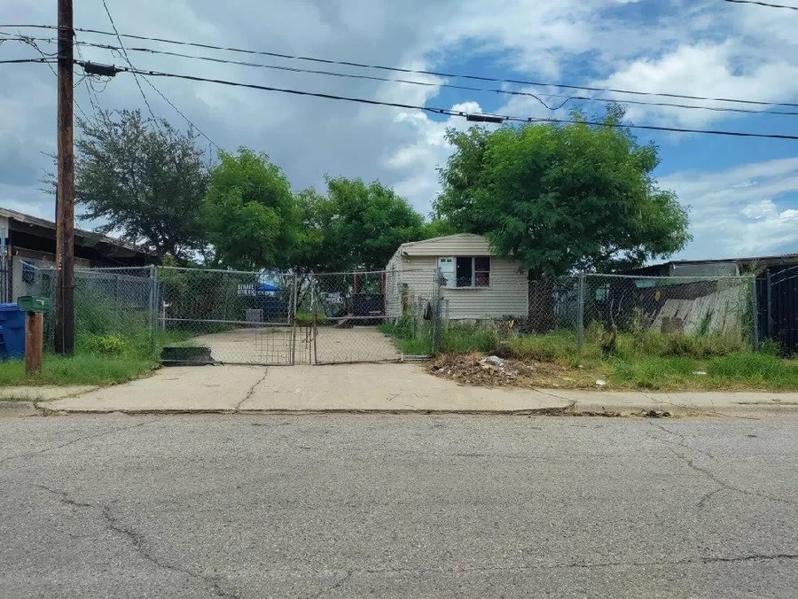 205 Urbahn Ave, Laredo, TX 78043