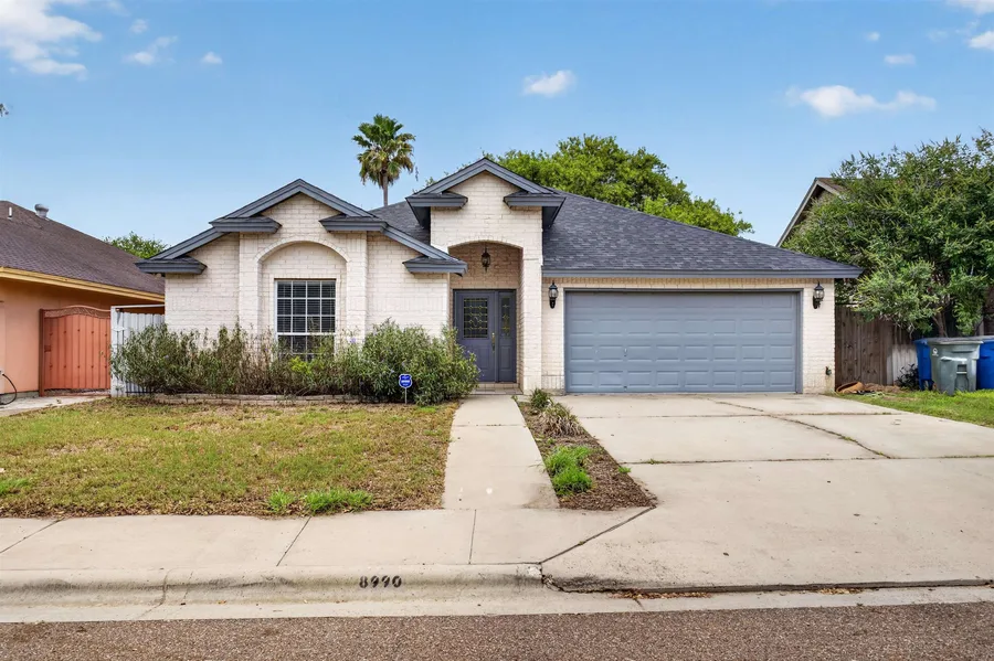 8990 Pebble Trl, Laredo, TX 78045