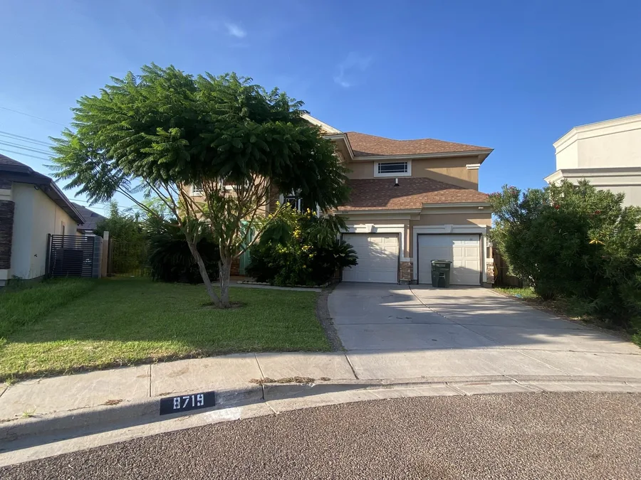 8719 Picard Dr., LAREDO, TX 78045