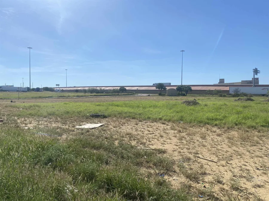 519 Crossroads St, LAREDO, TX 78045