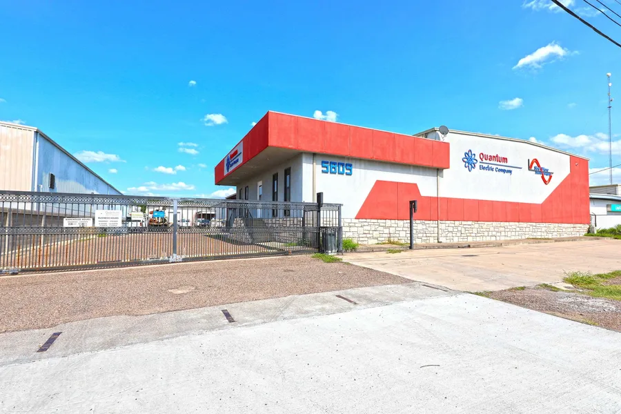 5809 East Dr, Laredo, TX 78041