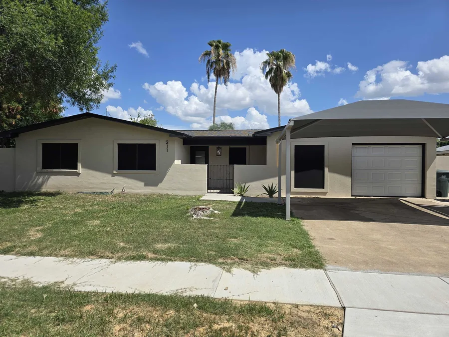 211 Esperanza Dr, Laredo, TX 78045