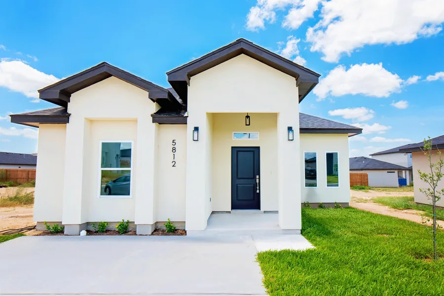 5812 Tavo Dr., Laredo, TX 78043
