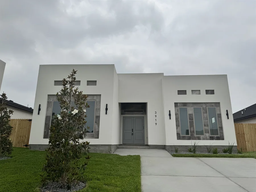 3919 Yoyis St., Laredo, TX 78046