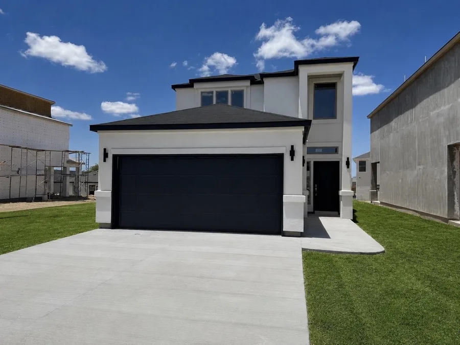 810 Monasterio Dr., Laredo, TX 78046