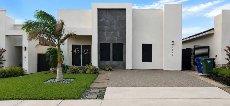 1608 Bacalar Dr., Laredo, TX 78046