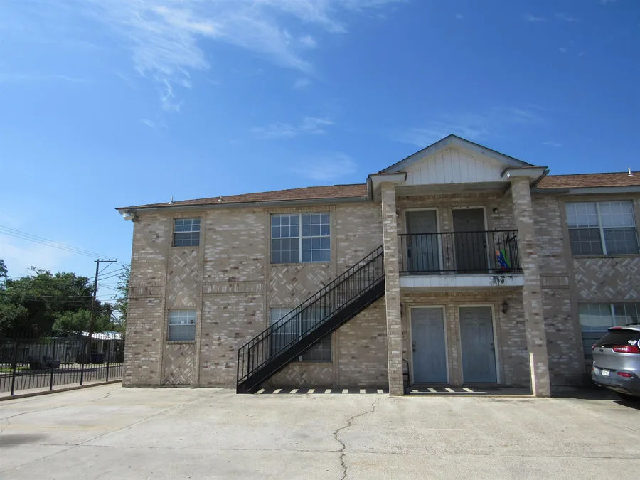 2819 Guerrero St, Laredo, TX 78043