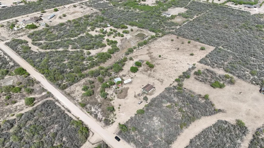 203 S Ranch Road 7132F, LAREDO, TX 78041