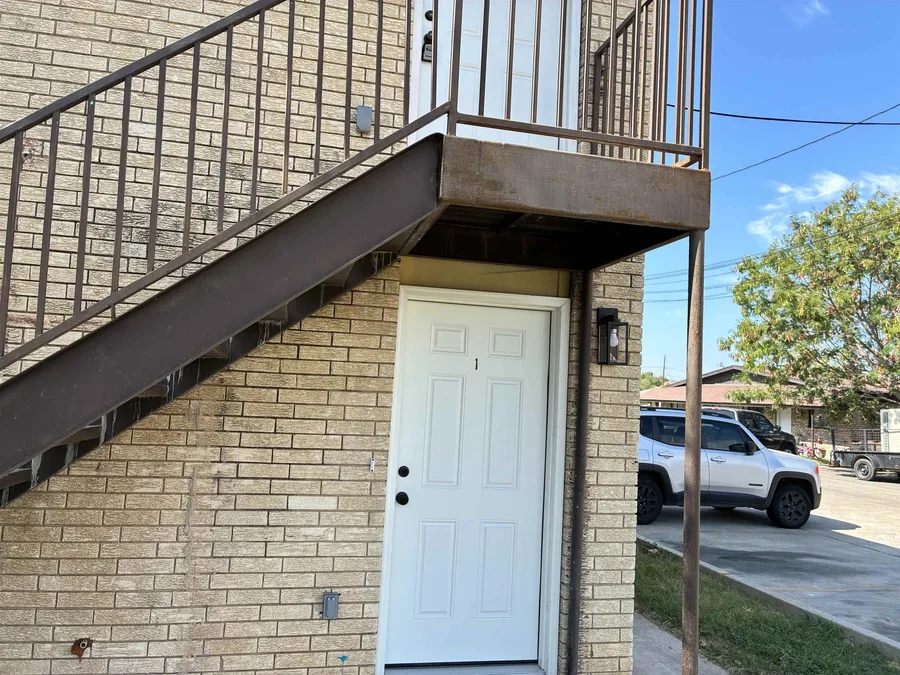 705 Bustamante St, LAREDO, TX 78041