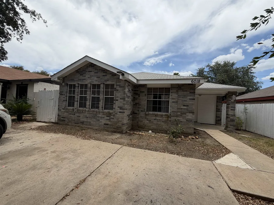 6018 Colt Dr, Laredo, TX 78043