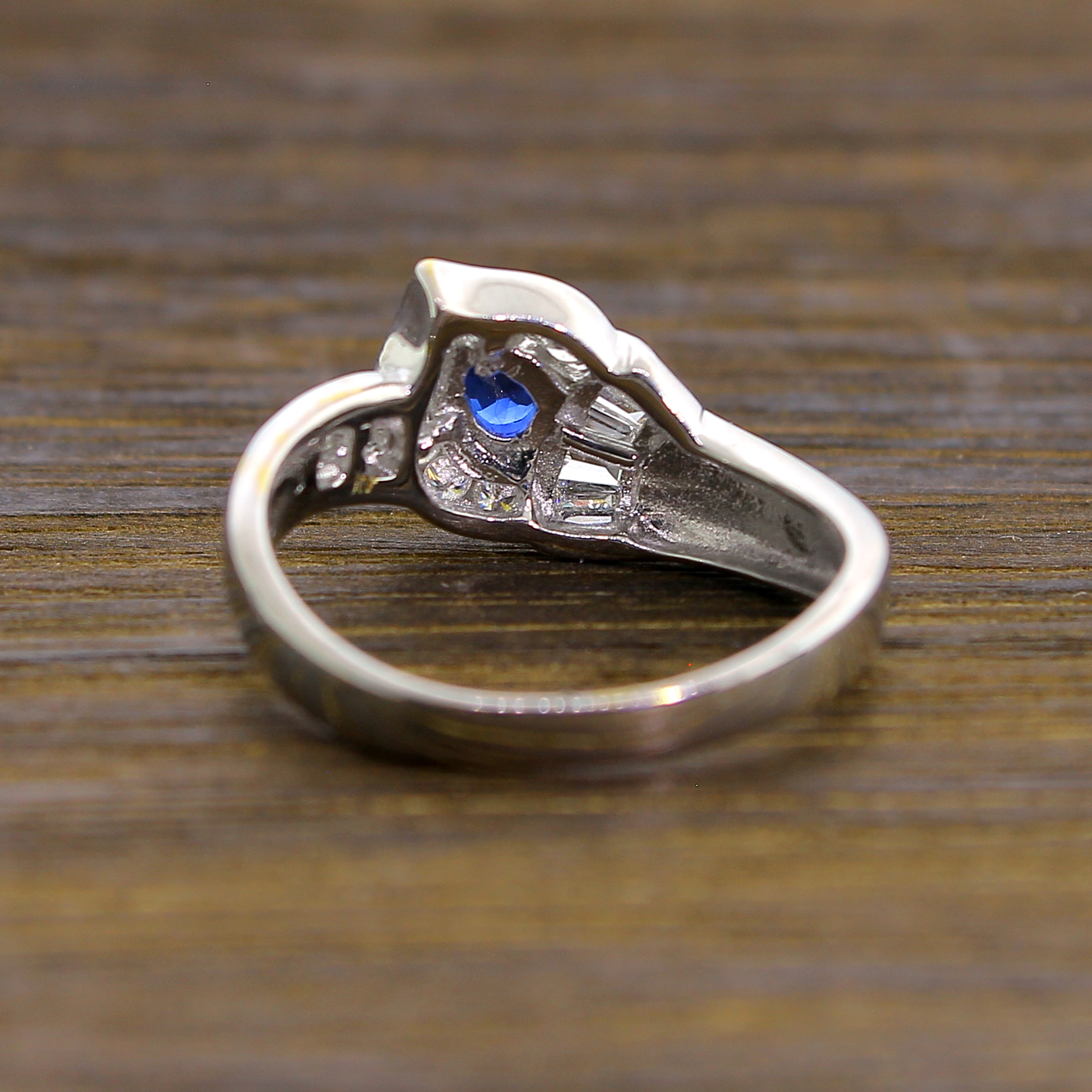 18KT White Gold 4.41g, 0.42CT Sapphire and 0.42CT Diamond Size 6.5 Ring - Image 3