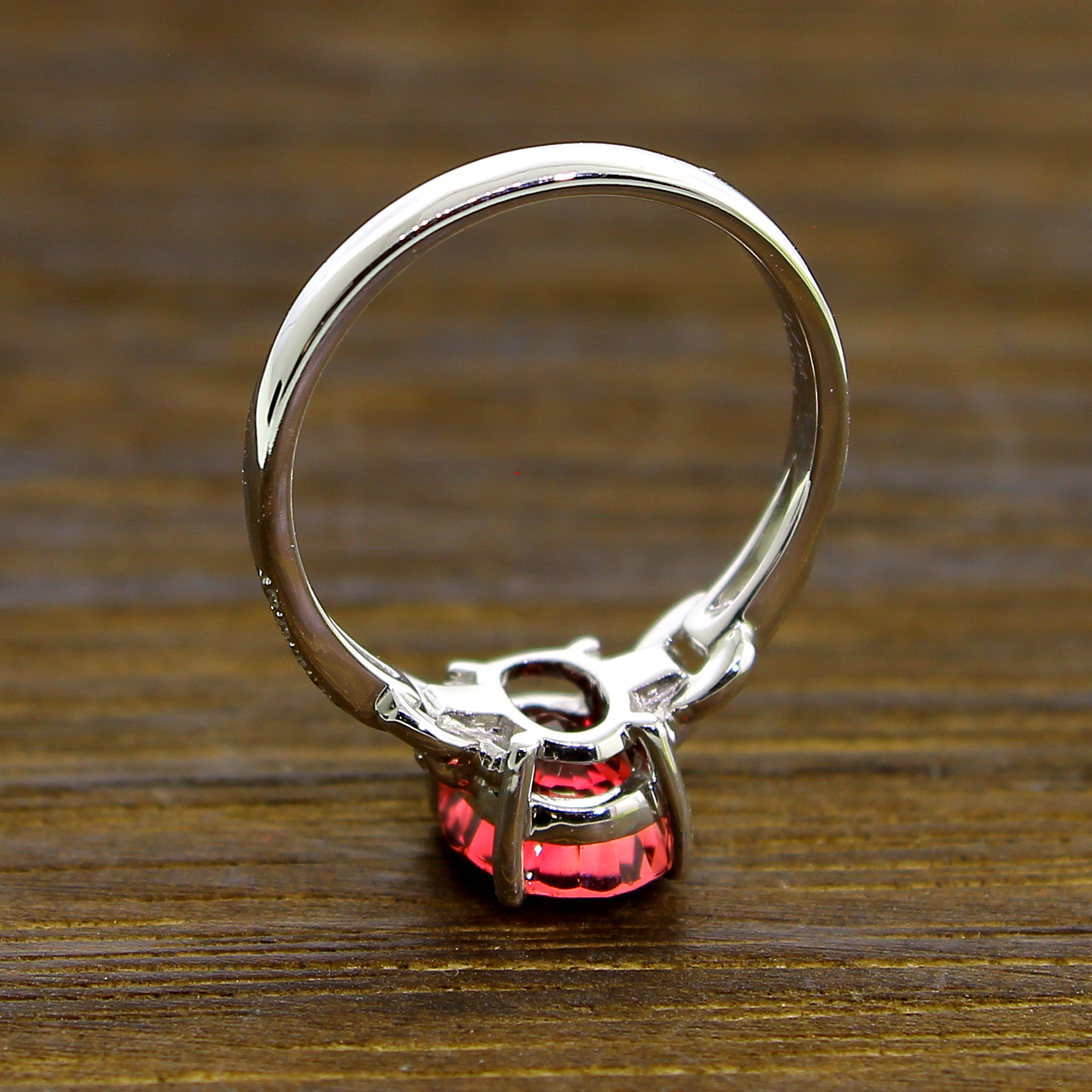 18KT White Gold 2.76g, 1.73CT Tourmaline and 18 0.79CT Diamond Size 6.5 Ring - Image 4