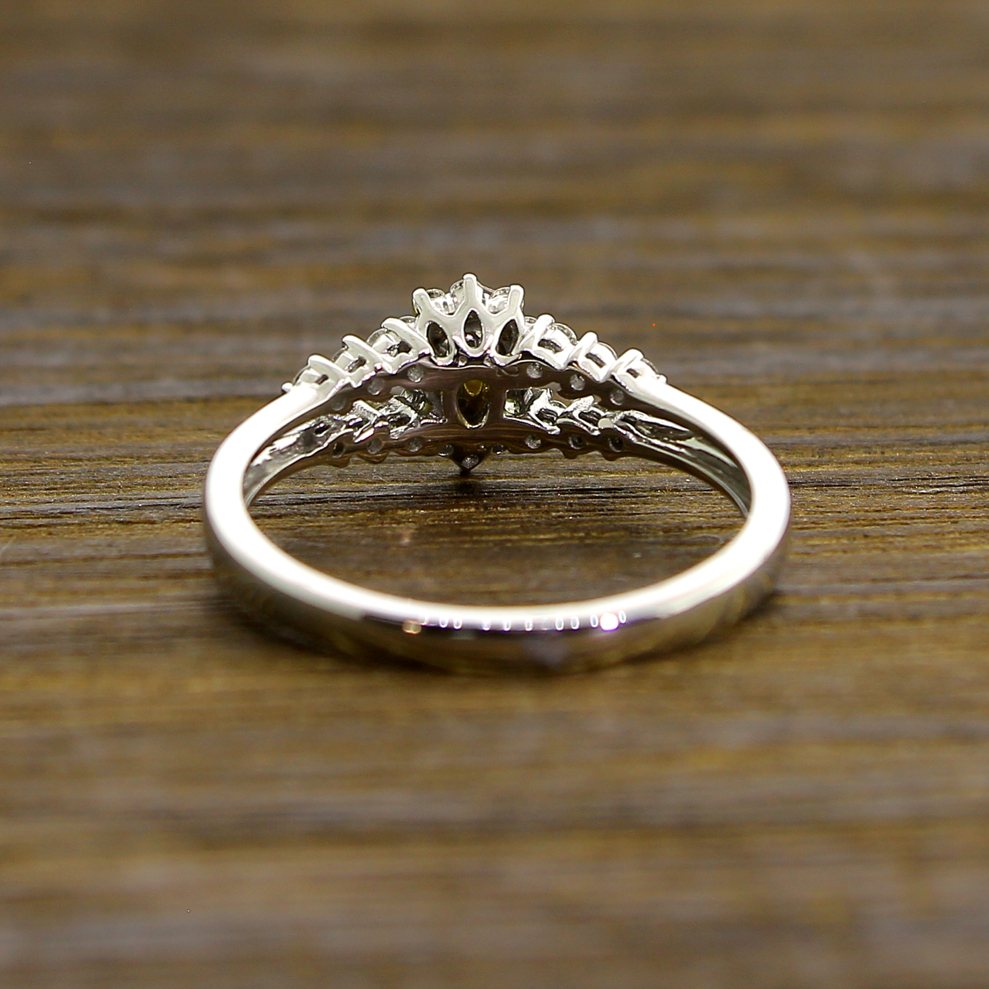14KT White Gold 2.10g, 24 0.5CT Diamond Size 6.5 Ring - Image 3