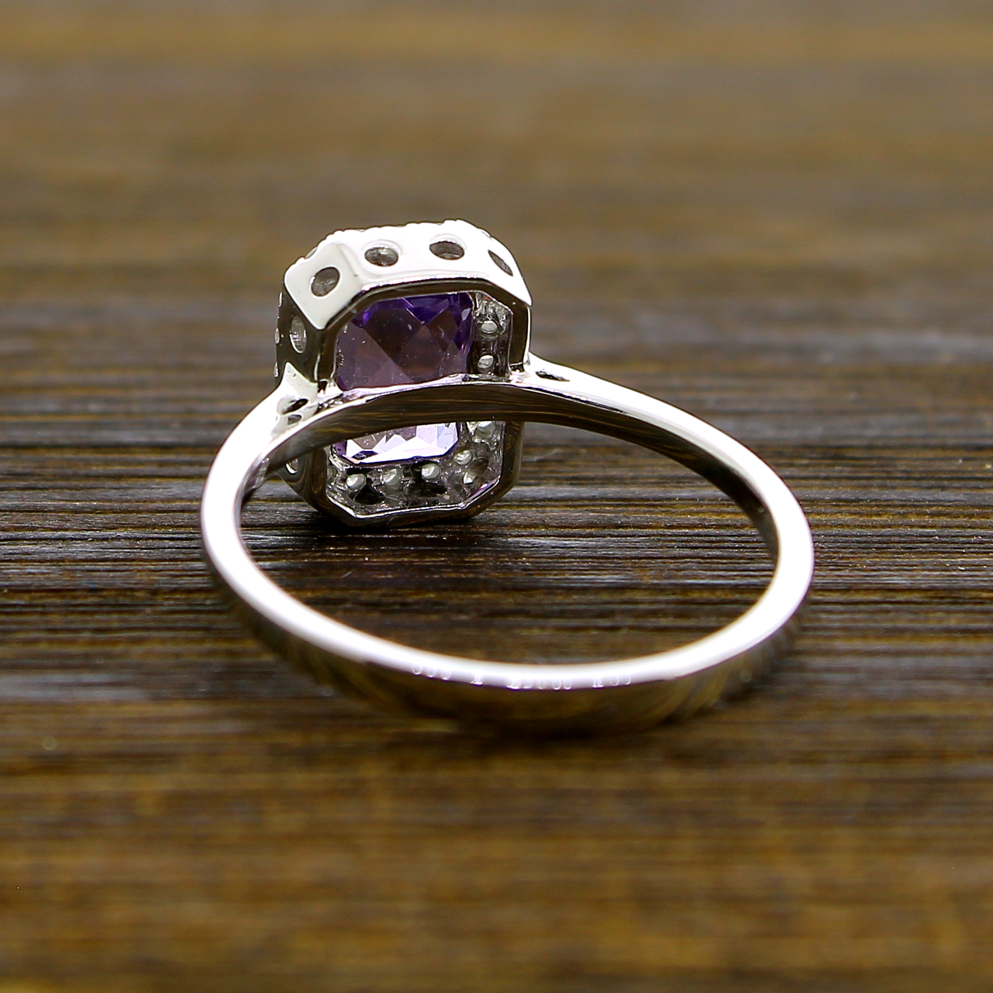 18KT White Gold 3.47g, 1.09CT Amethyst and 20 0.15CT Diamond Size 6 Ring - Image 3