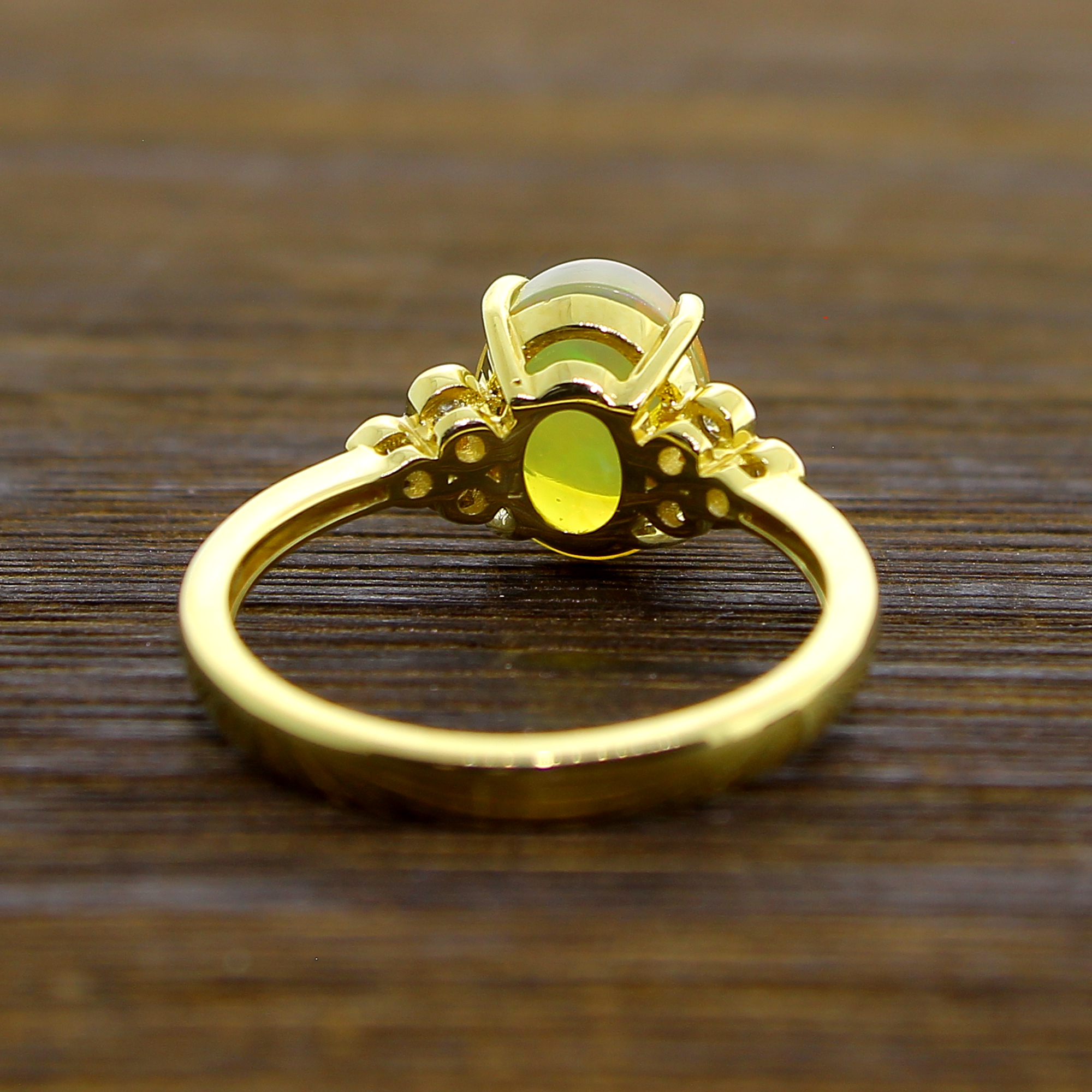 14KT Yellow Gold 2.20g, 1.31CT Opal and 6 0.11CT Diamond Size 6.5 Ring - Image 3