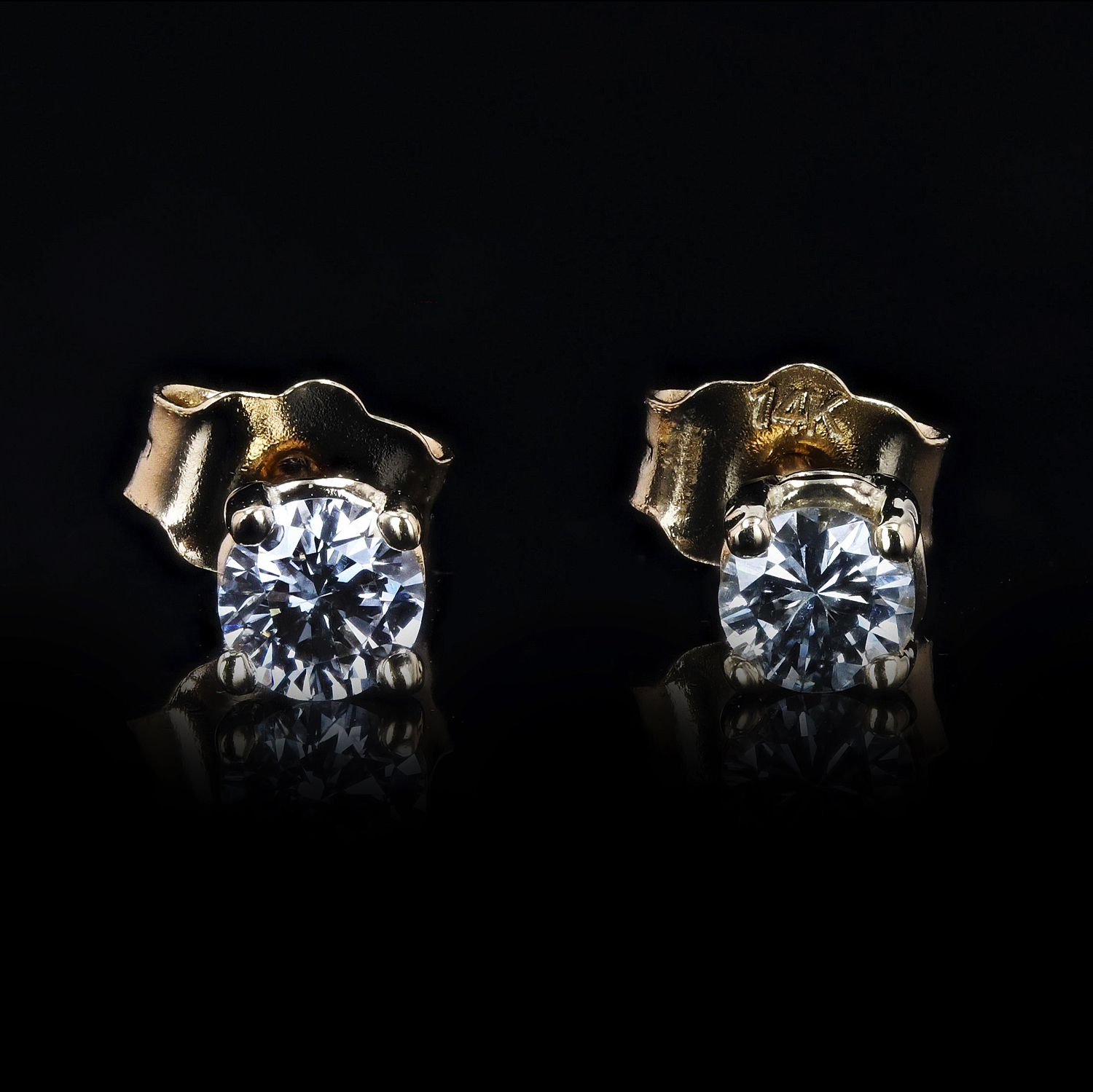 14KT Yellow Gold 0.25CT Brilliant Cut Diamond Stud Earrings