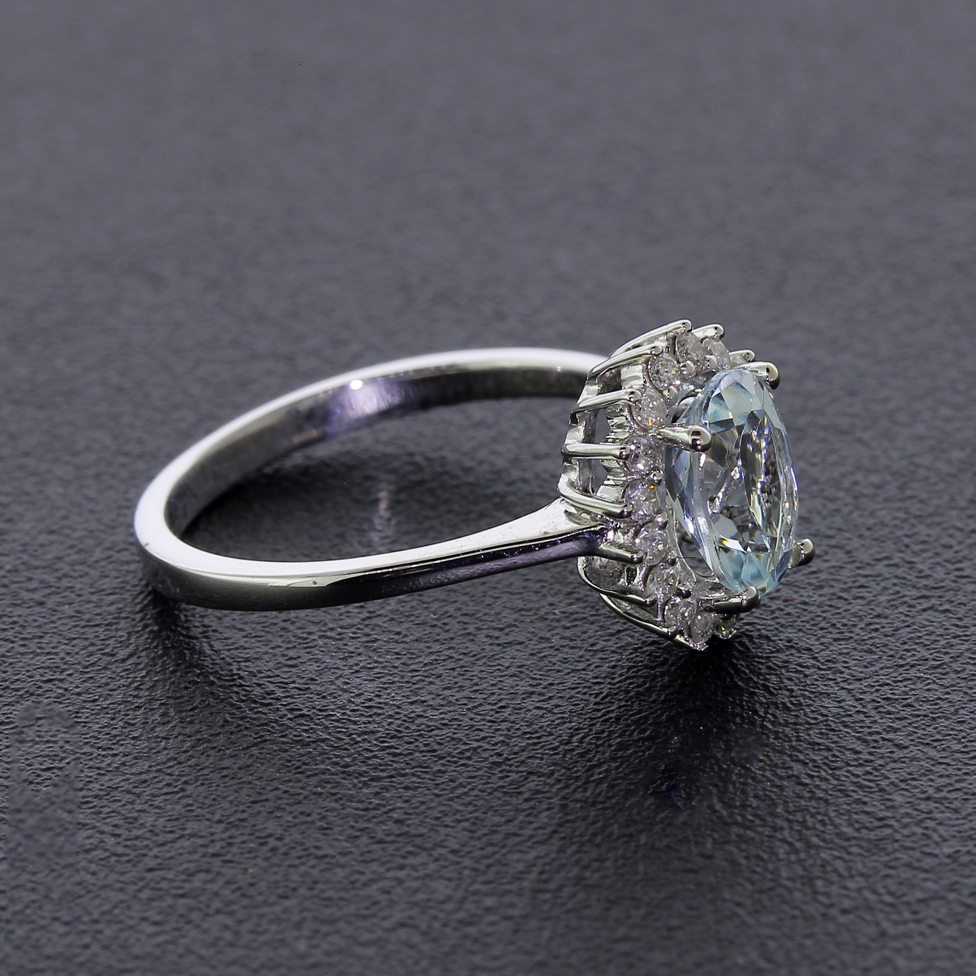 Stunning White Gold Center Aquamarine Gemstone and Diamond Ring! - Image 3
