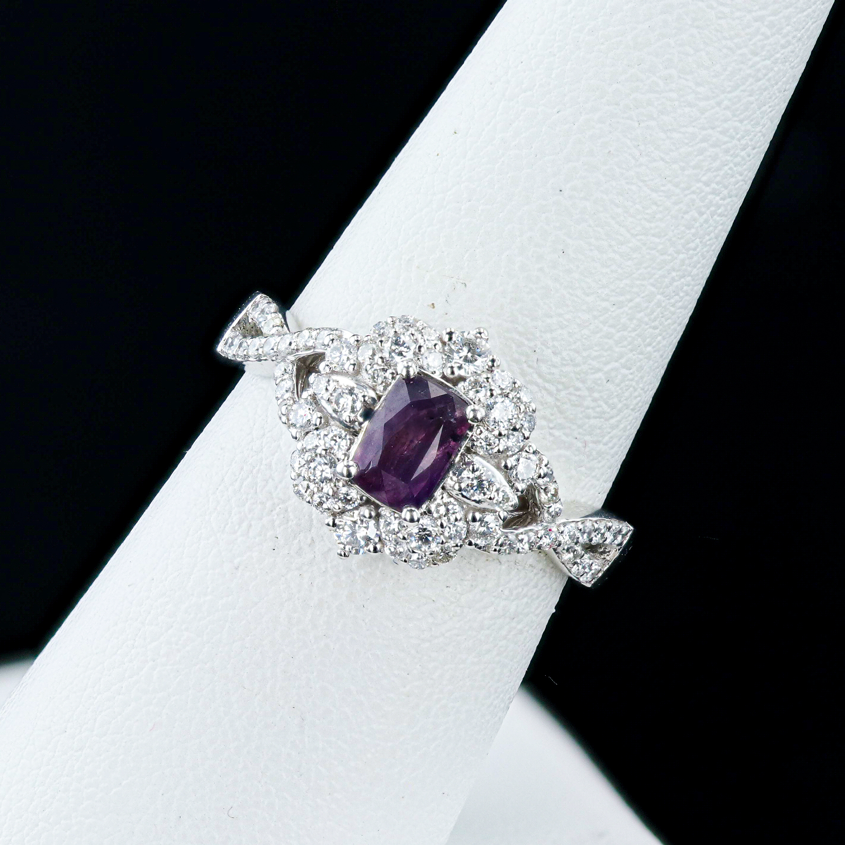 0.72ct UNHEATED Reddish Purple KASHMIR Sapphire and 0.55ctw Diamond Platinum Ring (GIA CERTIFIED) (Vault_RR04) - Image 3