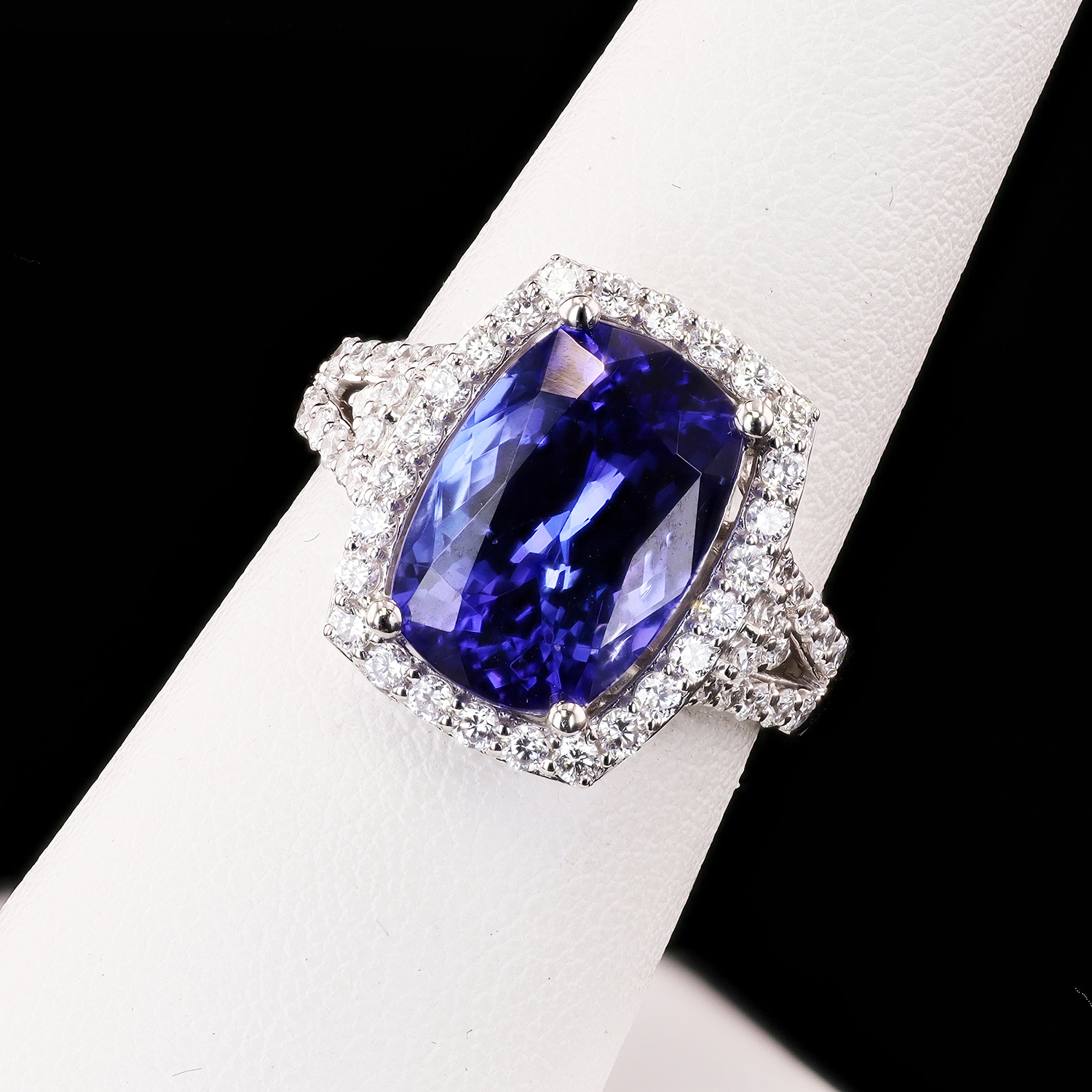 6.55ct Tanzanite and 0.76ctw Diamond Platinum Ring (GIA CERTIFIED) (Vault_RR04) - Image 3