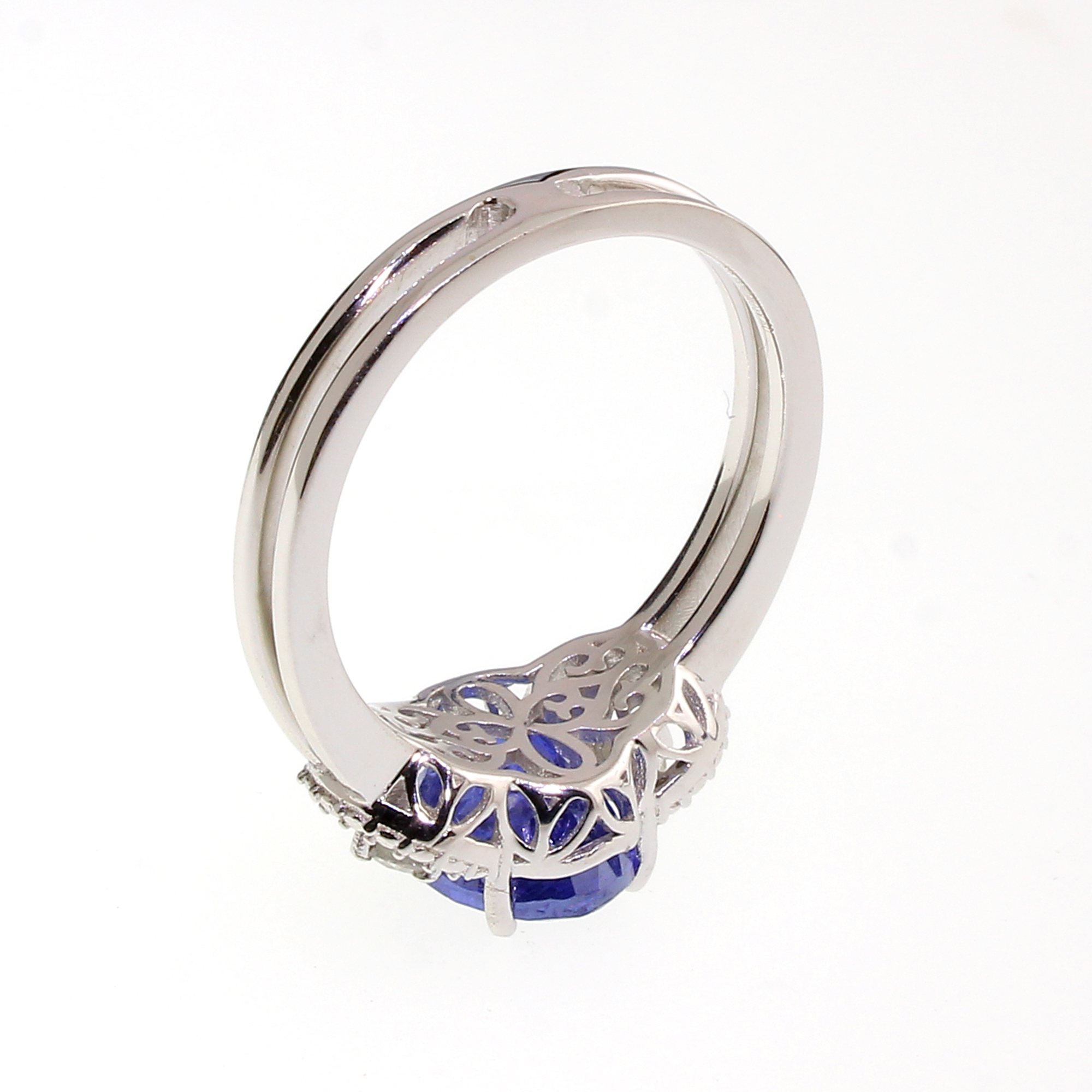 1.79CT Tanzanite and 0.12CT Diamond Sterling Silver Ring (RM01) - Image 4