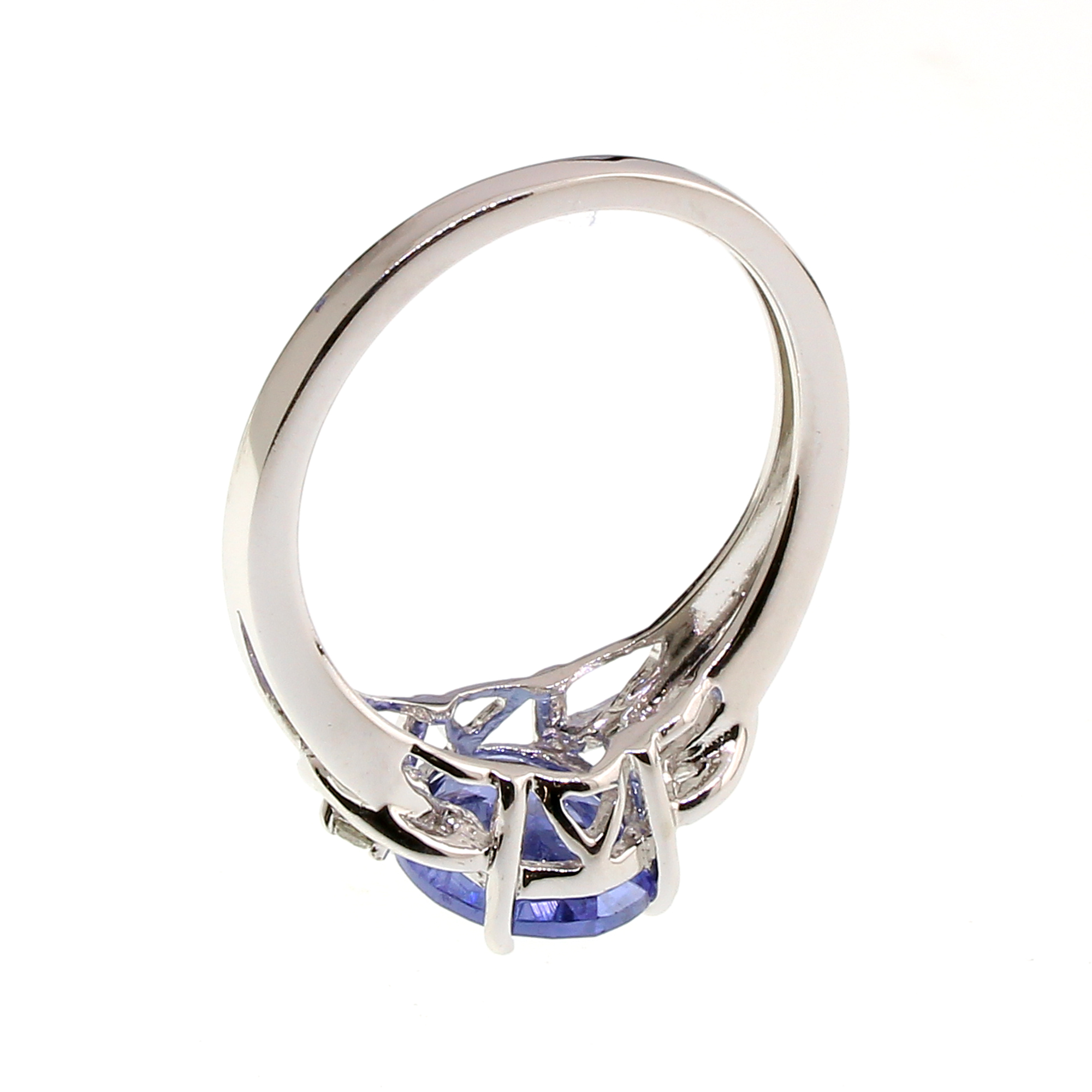 2.3CT Tanzanite and 0.06CT Diamond Sterling Silver Ring (RM01) - Image 4