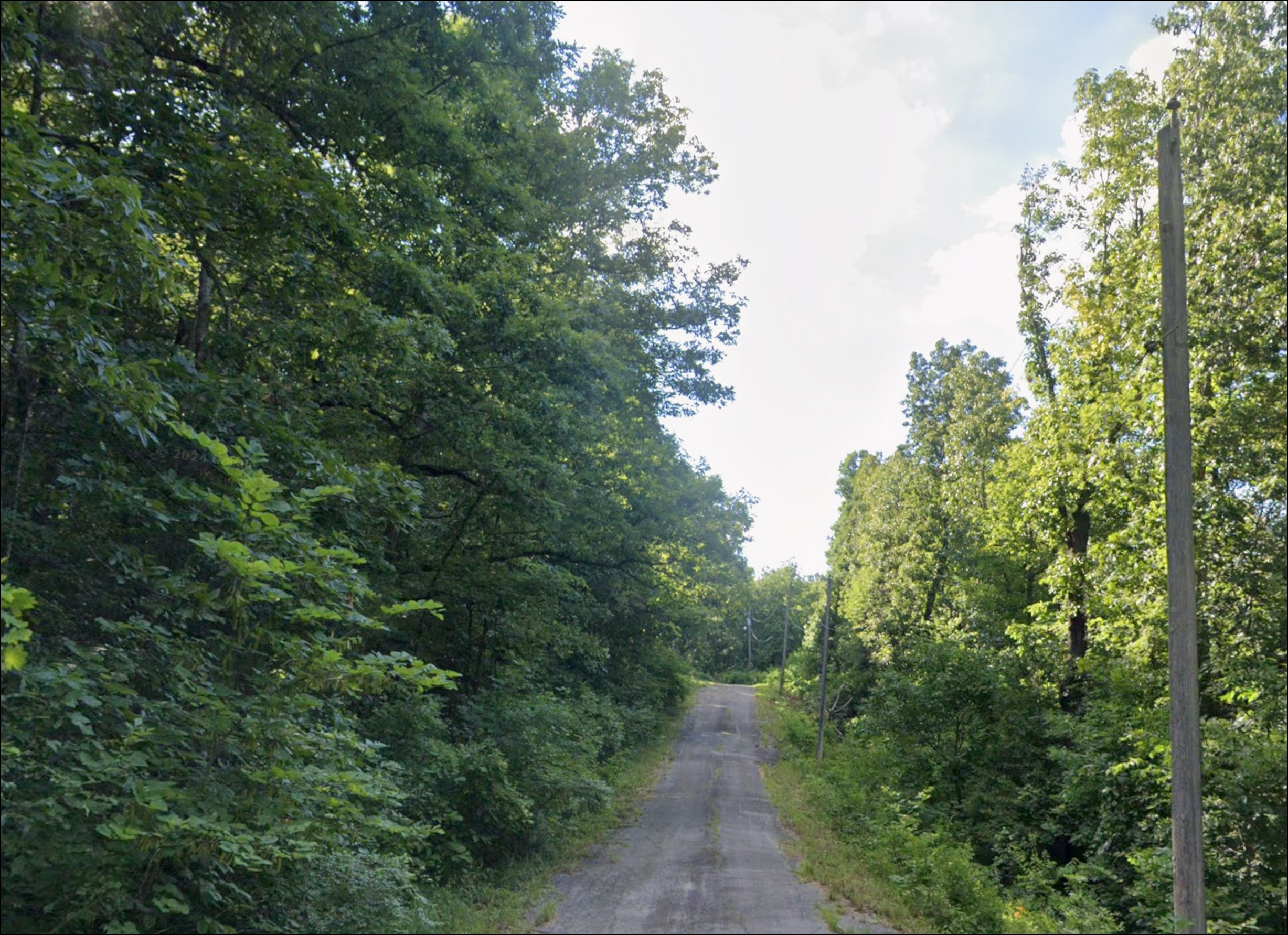 Arkansas Sharp County 0.19 Acre Cherokee Village Lot Near Lakes and River! Great Homesite Development Or Investment! Low Monthly Payments! - Image 3