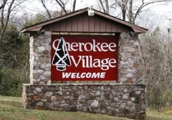 Single Lot Cherokee Village Property in Fulton County Arkansas just off Main Route Tonganoxie Road near Recreational Lake Omaha and Community Center! Low Monthly Payment! - Image 4