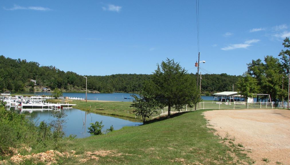 Ozark Acres Lot One Block From Lake Vagabond in Sharp County - Image 4