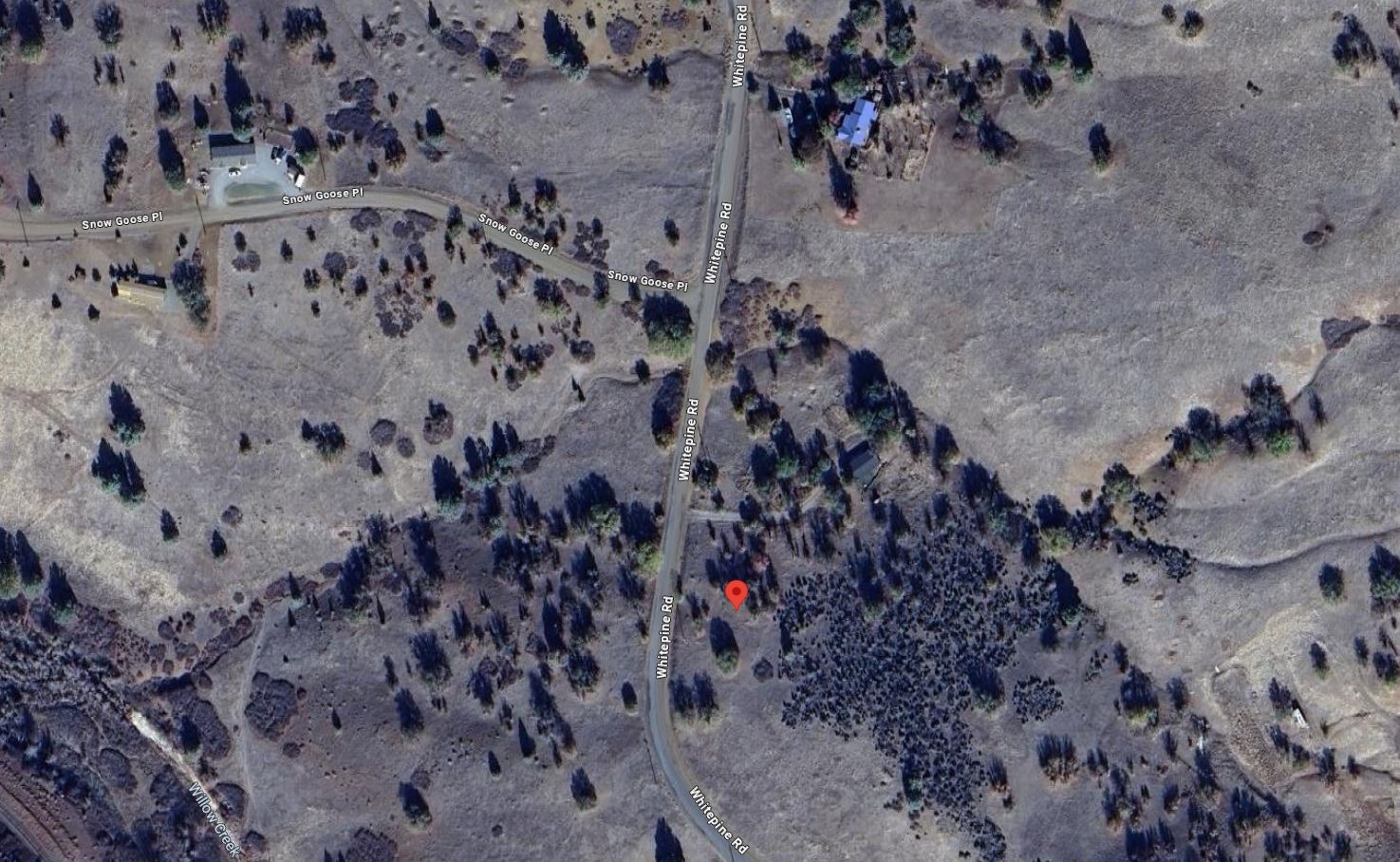 Siskiyou County Lot near Homes and Beautiful Northern California Scenery