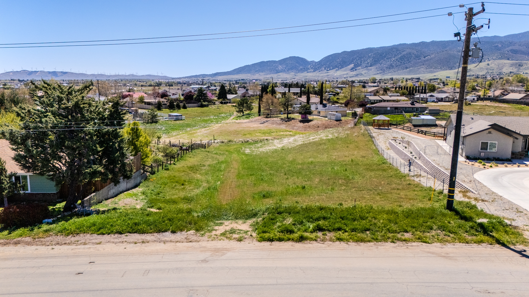 Home and Garden Potential on 0.83 Acres in Golden Hills, Kern County, California