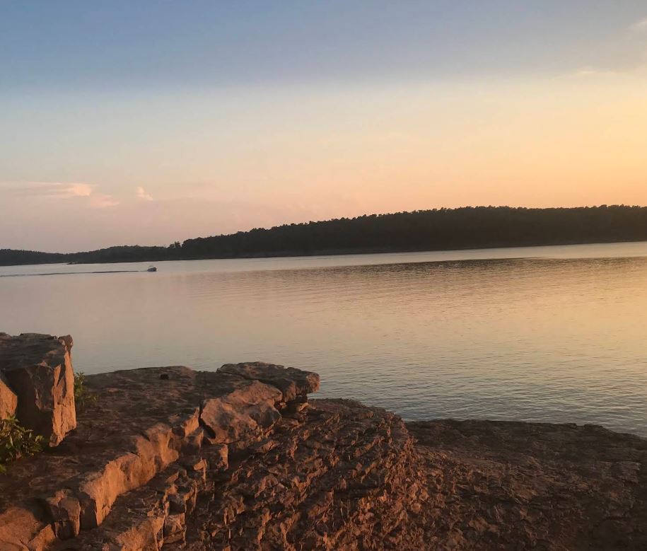 Missouri Ozark County 0.24 Acre Lot near Bull Shoals Lake and Branson! Great Lake Access Investment with Local Tourism Attractions! Low Monthly Payment! - Image 3