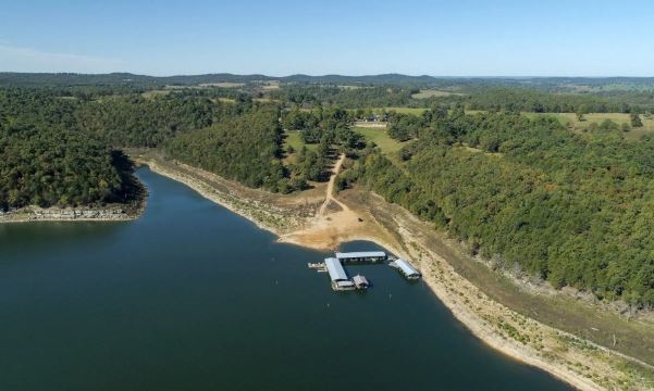 Missouri Ozark County 0.26 Acre Lot next to Golf Course and Bull Shoals Lake! Superb Investment Primed for Development! Low Monthly Payment! - Image 3