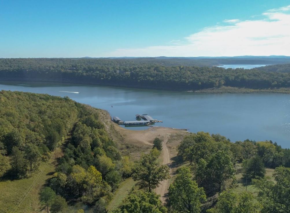 Missouri Ozark County Lot near Bull Shoals Lake and Branson! Great Lake Access Investment with Local Tourism Attractions! Low Monthly Payment!