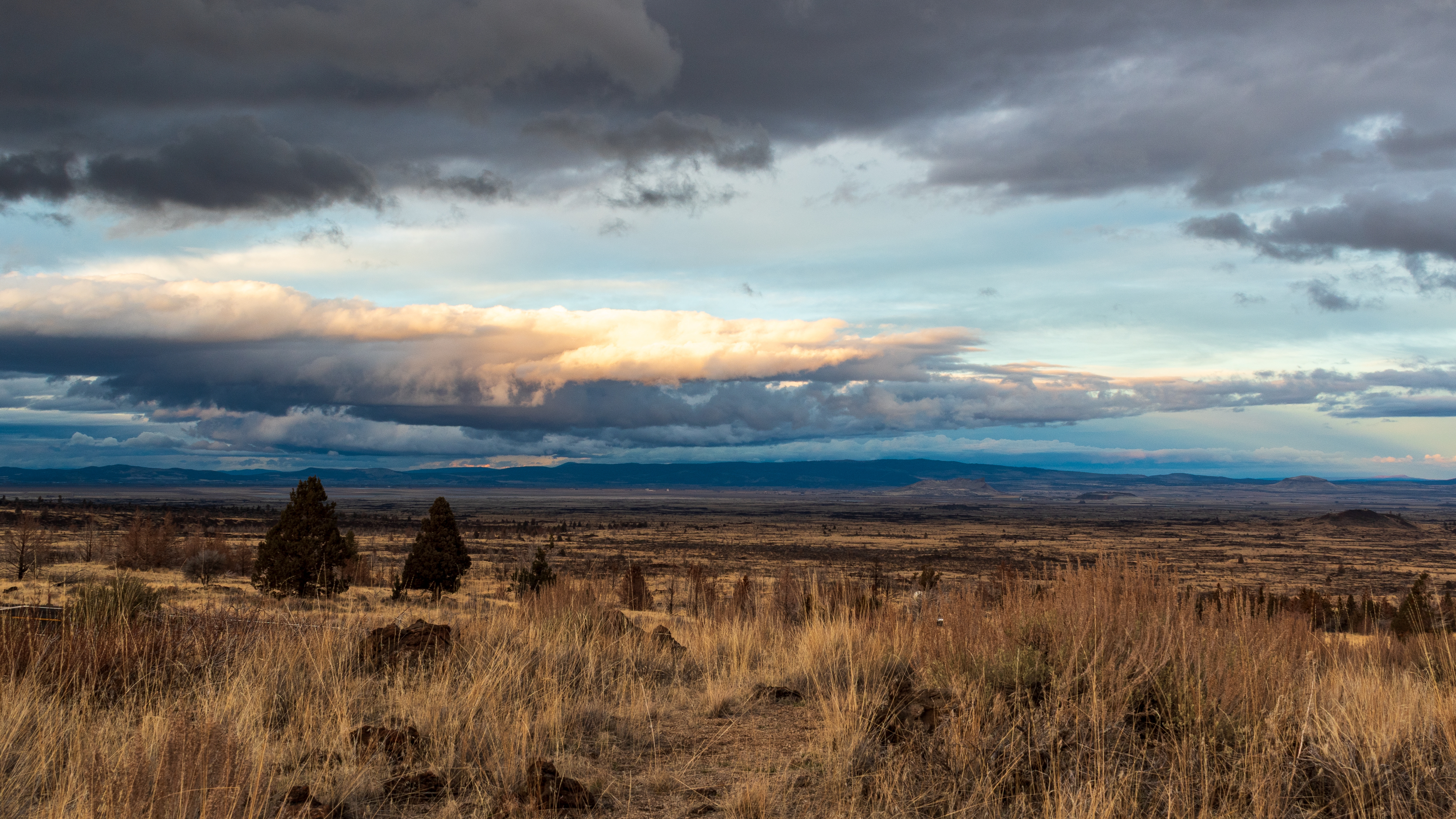 California, Modoc County Retreat in California Pines near Modoc National Forest Recreation - Image 3