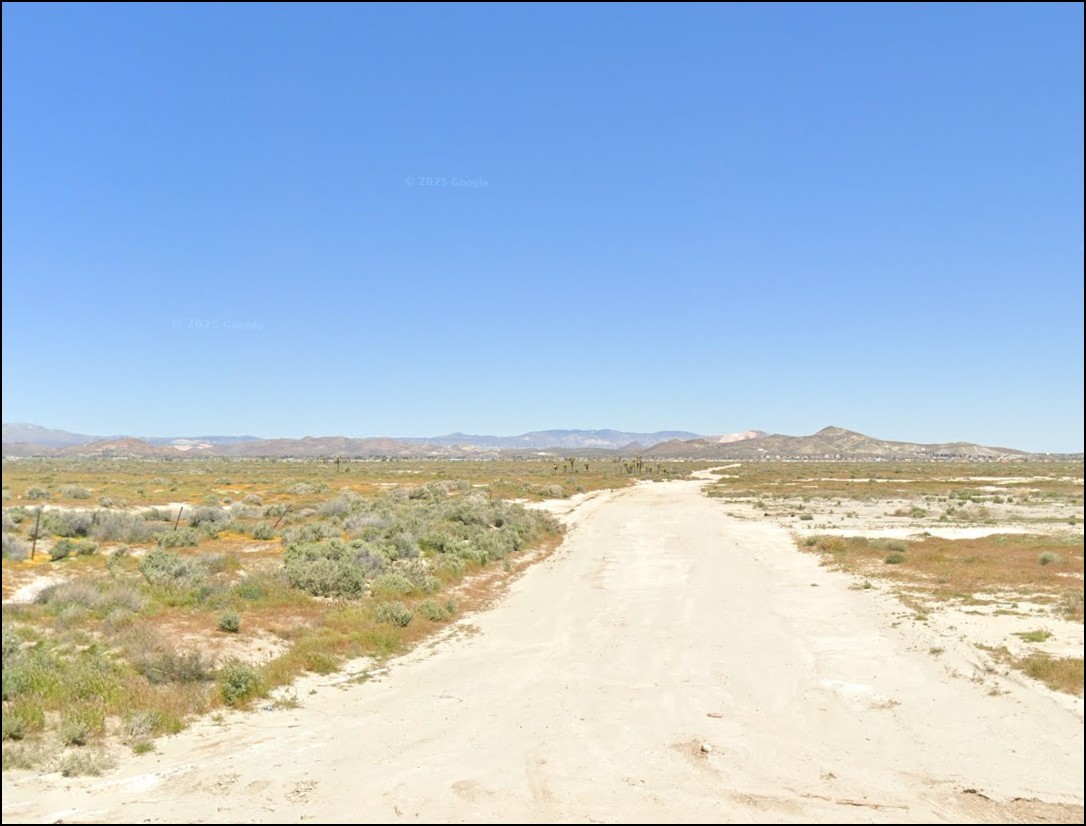 Southern California Kern County 2.5 Acre Property in Rosamond! Superb Investment in Nice Town Loaded with Local Amenities! Low Monthly Payments! - Image 3