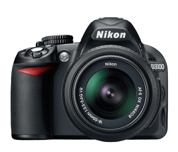 Fotocamera reflex Nikon D3100 con obiettivo