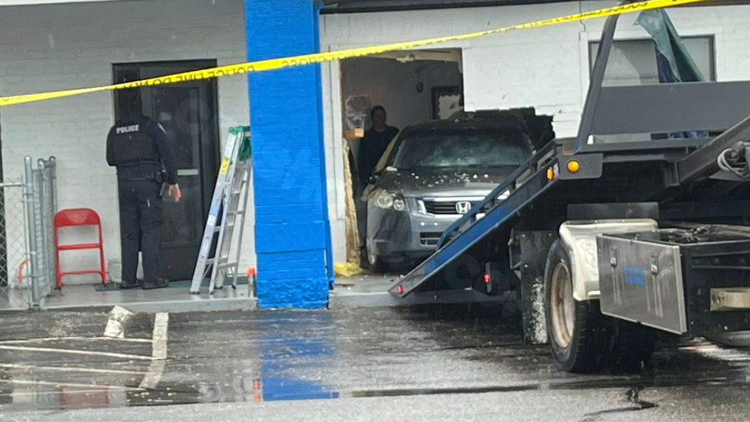 Car hits Centerton daycare