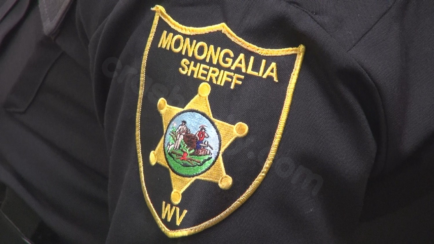 1 person dead, 1 critical after 3-car crash in Mon County