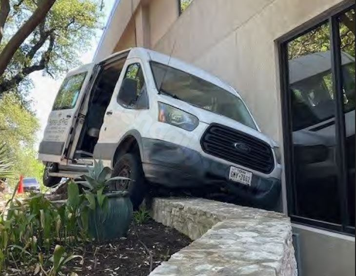 Lack of bollards leads to second crash at St. David’s hospital in Austin following previous fatal incident.