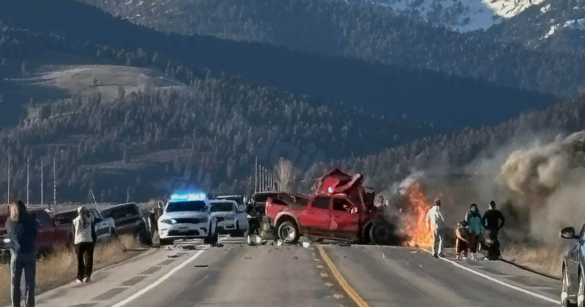 7 tourists die in van and pickup truck crash near Yellowstone National Park