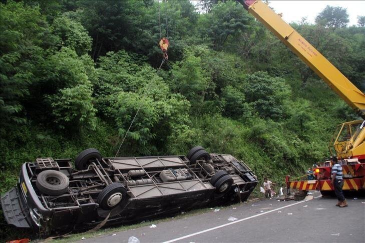 Fatal bus accident in West Sumatra, Indonesia: 12 dead, 5 injured