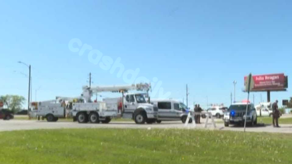 Fatal crash on southside in Des Moines under police investigation.
